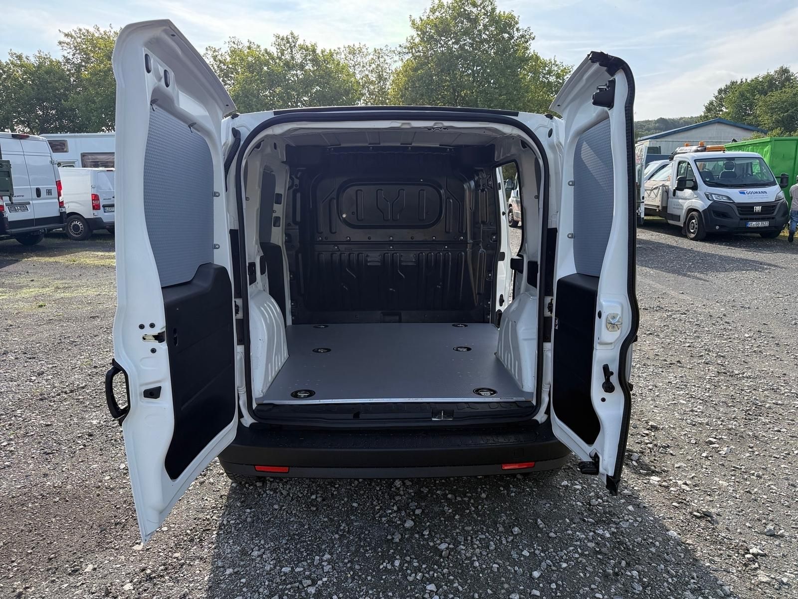 Fahrzeugabbildung Fiat Doblo L1H1 Kastenwagen