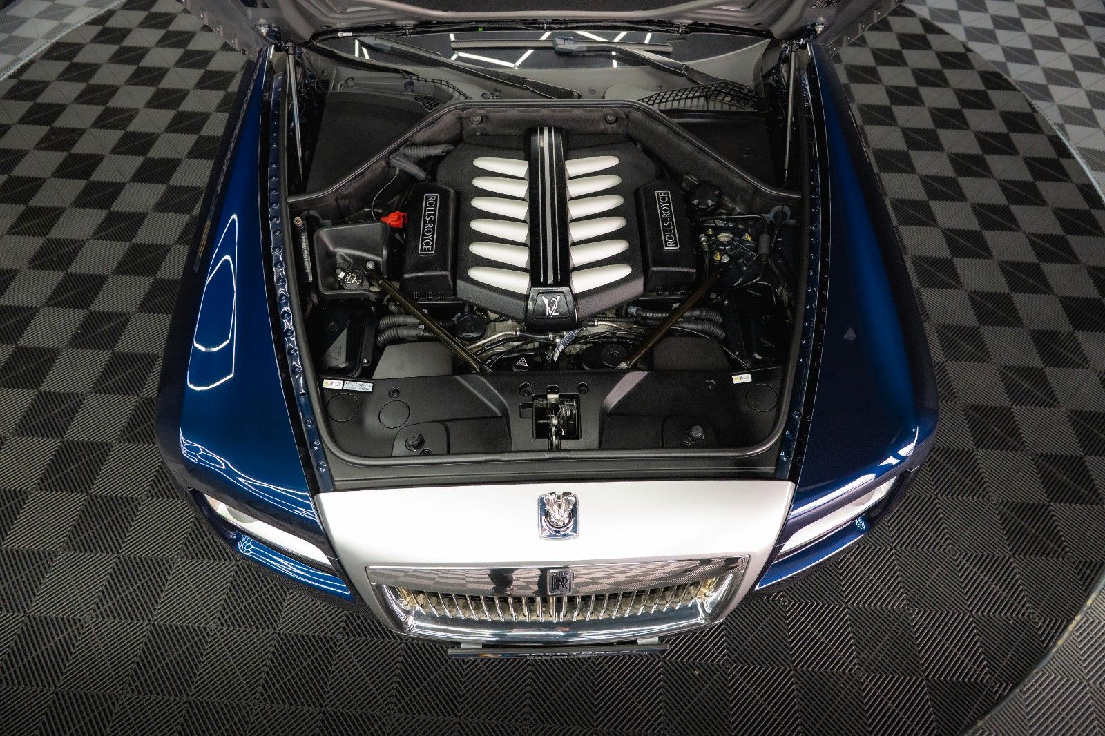 Fahrzeugabbildung Rolls-Royce Ghost V12 Full Service *Panorama*TV*360*HU*19%*