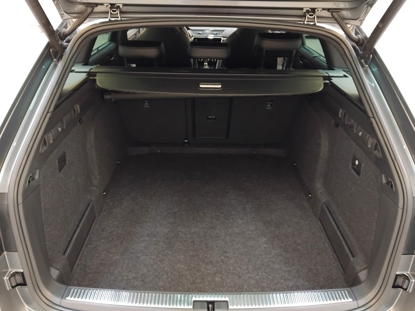 Skoda Superb (05/2023, Benzin)