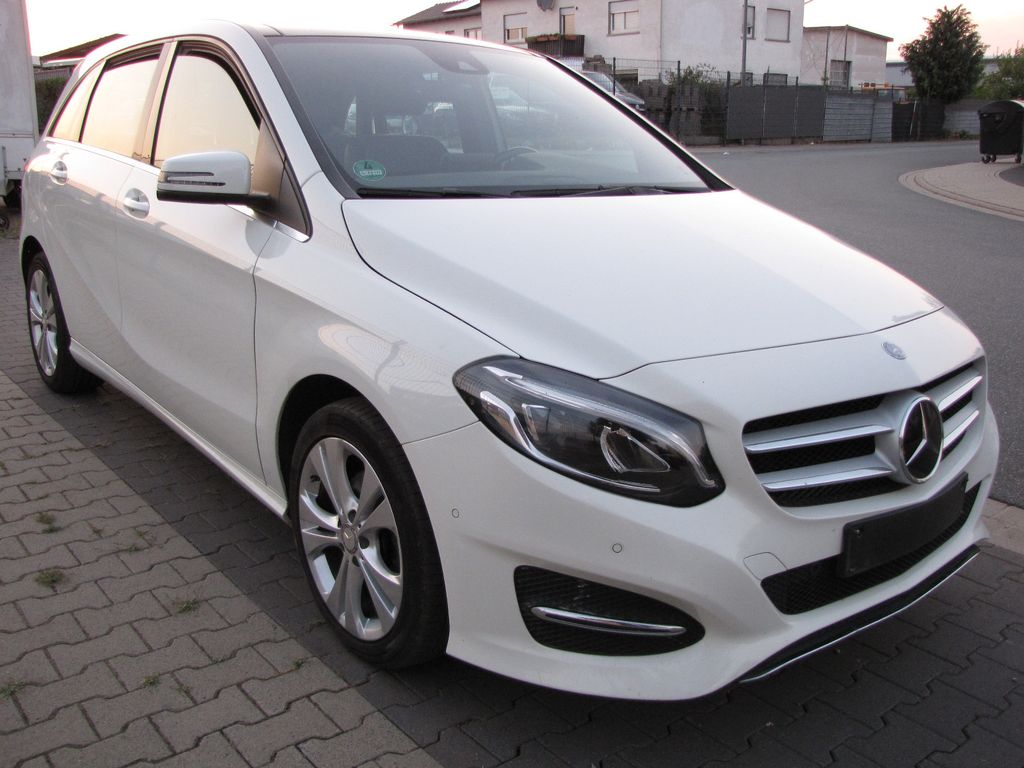 Image of Mercedes-Benz B 220