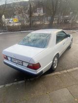 Mercedes-Benz 230 - Mercedes-Benz 230 in Stuttgart