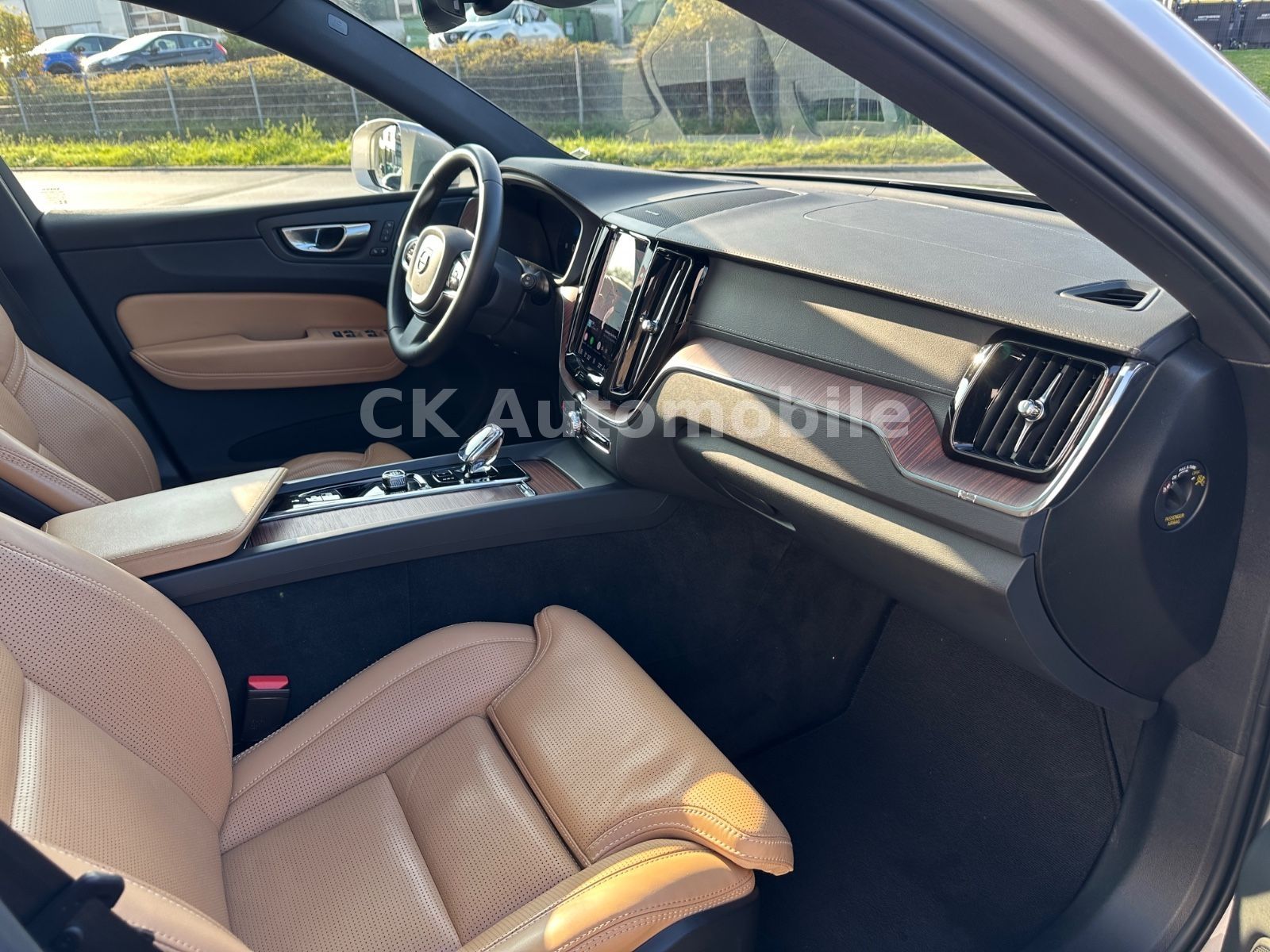 Fahrzeugabbildung Volvo XC60 B5 UltimateBright AWD/Head-Up/Pano/360°/AHK