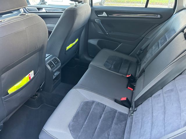 Fahrzeugabbildung Volkswagen Golf Sportsvan Highline+Kamera+AHK+Navi+1.Hand+