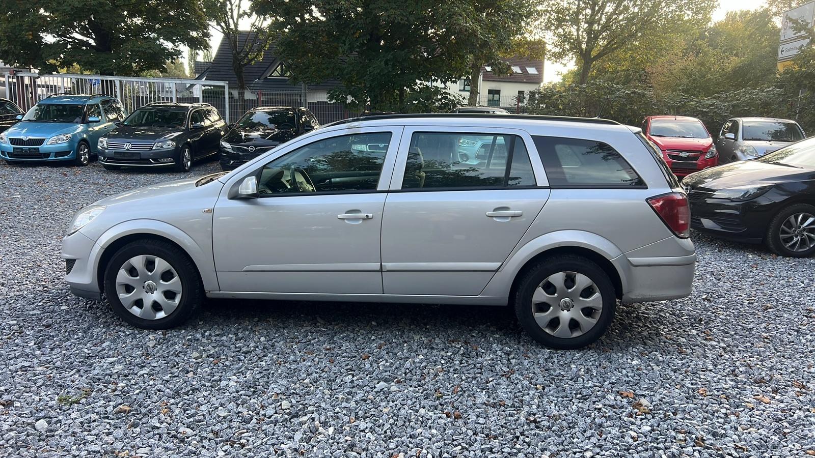 Opel Astra 2008 — photo 10
