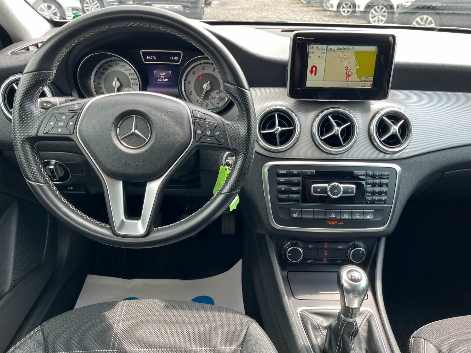 Fahrzeugabbildung Mercedes-Benz GLA 180 Urban Navi Xenon 2.HAND Leder SPORTSITZE