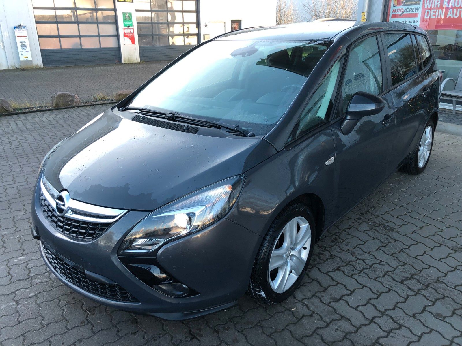 Fahrzeugabbildung Opel Zafira C Tourer Edition 7 Sitzer
