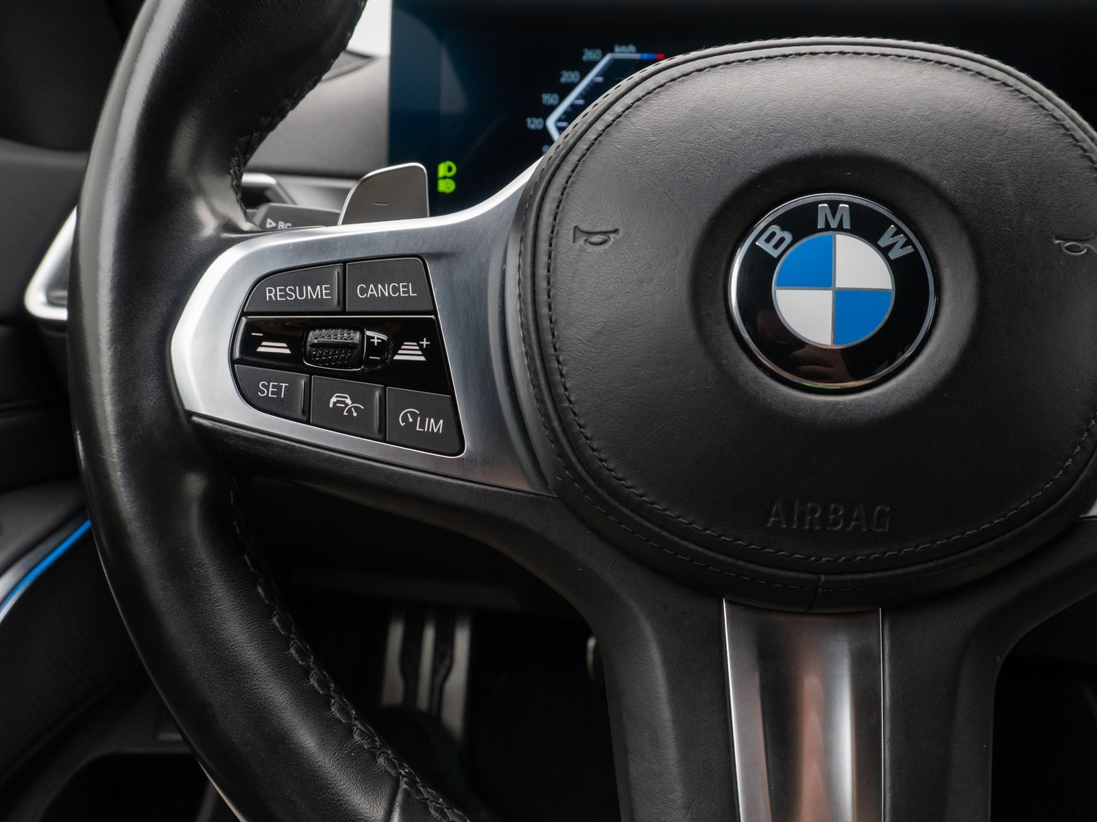 Fahrzeugabbildung BMW 320d M Sport AHK Stop&Go Alarm DAB Komfort 19Zol