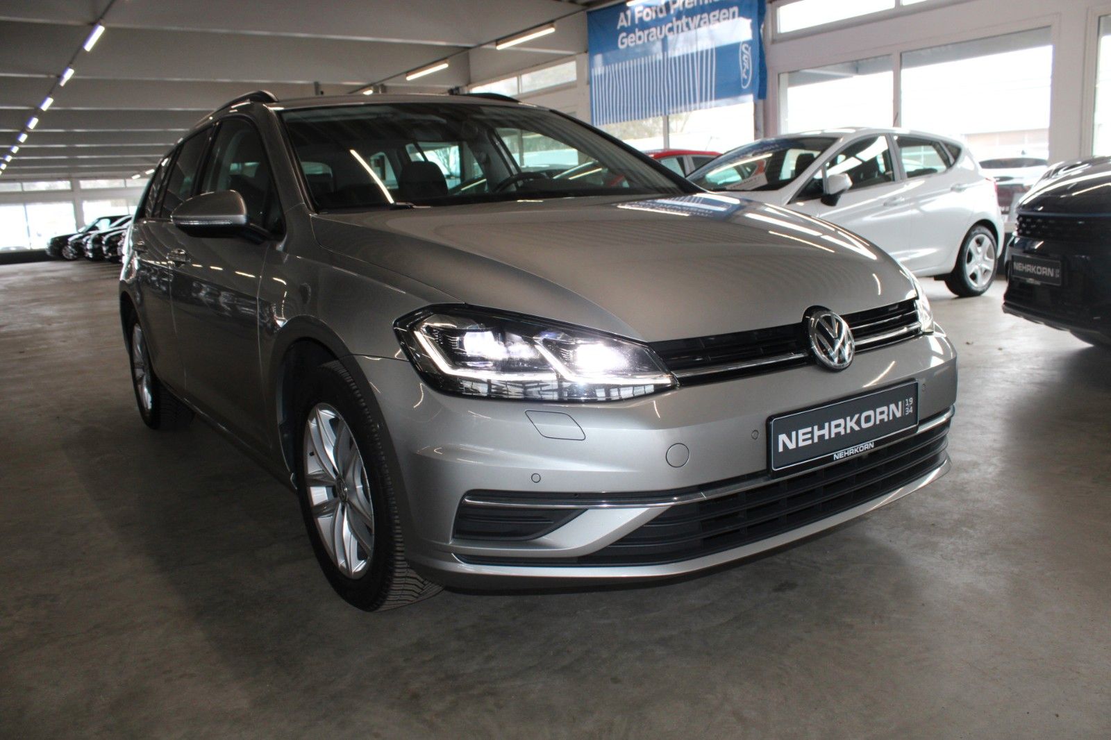 Fahrzeugabbildung Volkswagen Golf 2.0 TDI BMT DSG Comfortline LED STDHZ uvm.