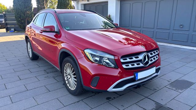 MERCEDES-BENZ GLA 180
