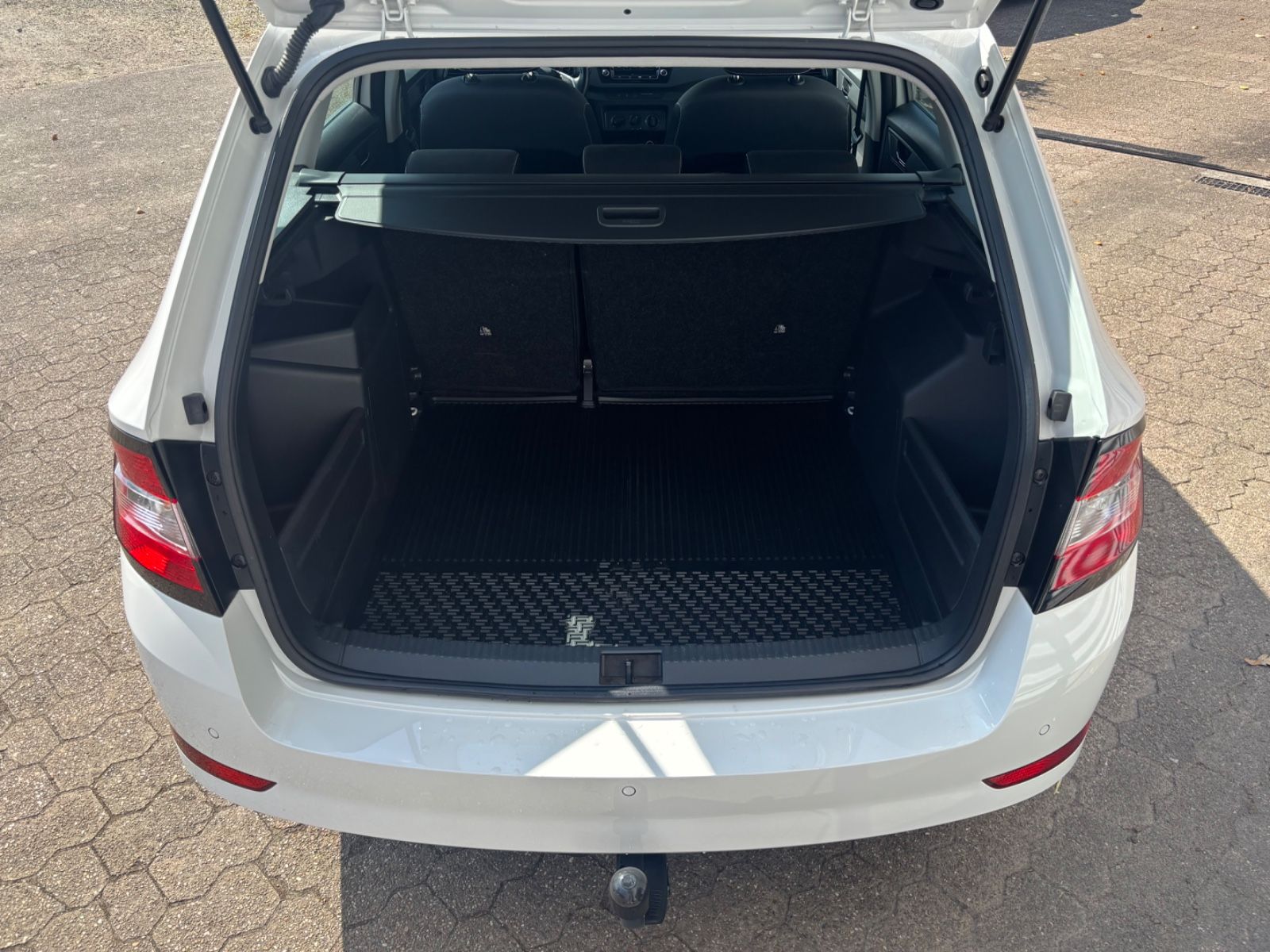 Fahrzeugabbildung SKODA Fabia Combi 1.0 TSI Ambition