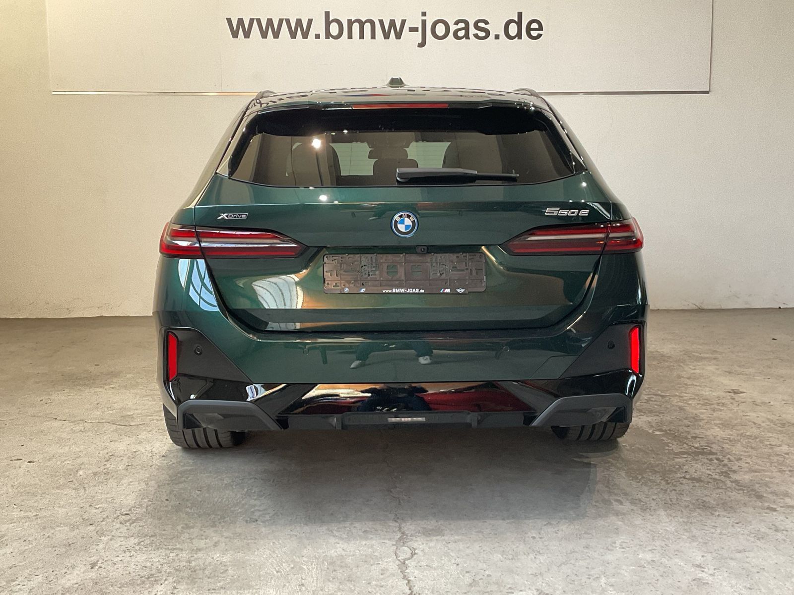 Fahrzeugabbildung BMW 550e xDrive Individuallackierung, 21" Räder, Sit