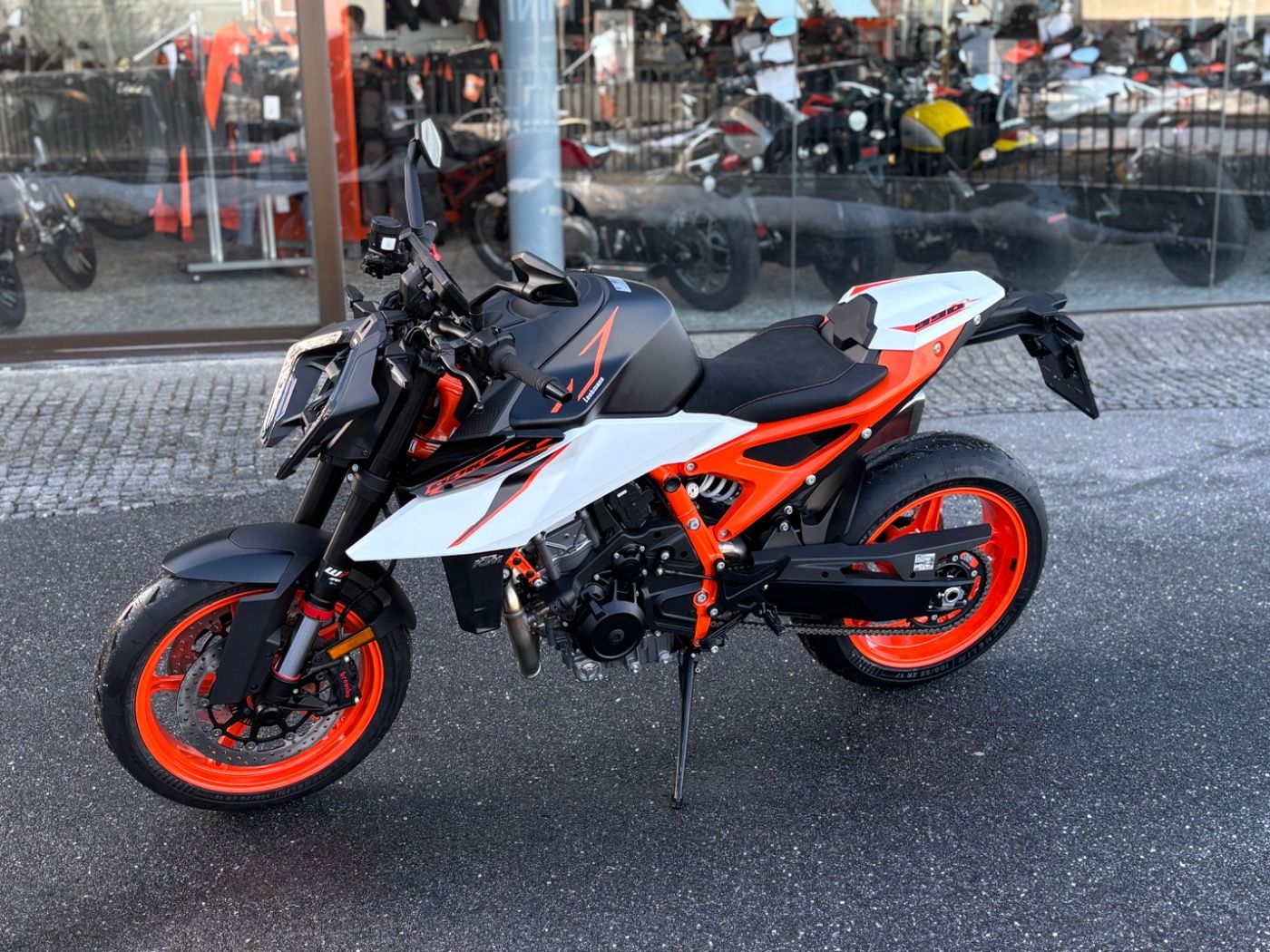 Fahrzeugabbildung KTM 990 Duke R Modell 2026