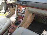 Mercedes-Benz Mercedes W124 - 200 D - Diesel - Mercedes-Benz 200: W124 200d
