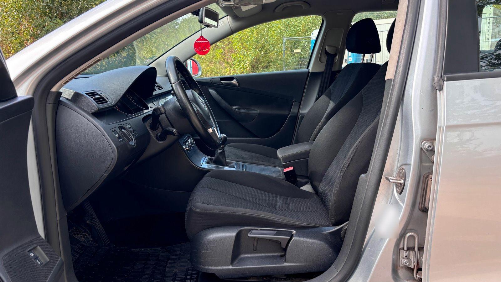 Volkswagen Passat 2010 — photo 12