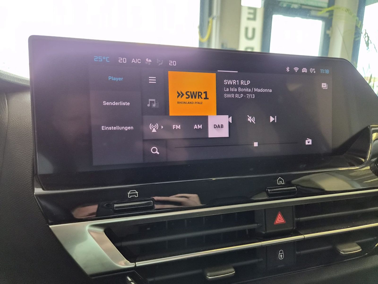 Fahrzeugabbildung Citroën C4 Lim. Plus / LED / NAVI / KAMERA / Sitzhz.
