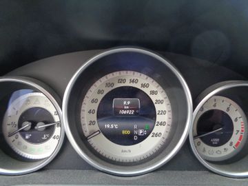 Mercedes E 200 - 11
