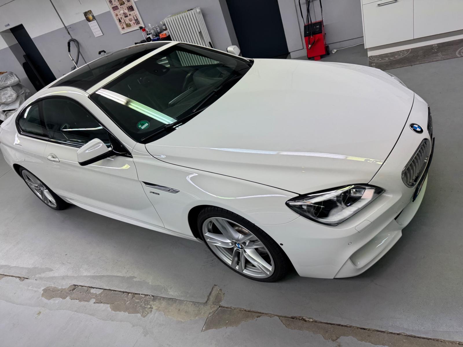 BMW 650 i xDrive Coupé V8 408 ch – Pack M – Toit panoramique – Sièges confort ventilés et chauffants – HUD – Caméras 360°