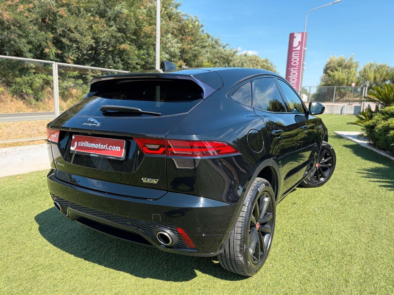 Jaguar E-Pace 2.0D 150 CV AWD aut. R-Dynamic HSE imagem 3