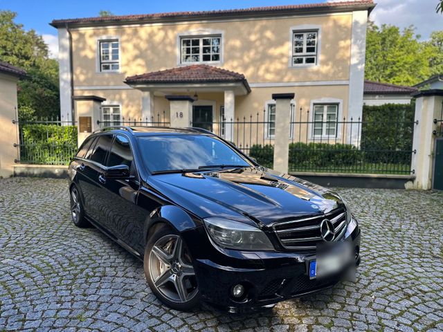 Mercedes-Benz C 63 T AMG +BI-XENON+DESIGNO+LEDER+S-DACH