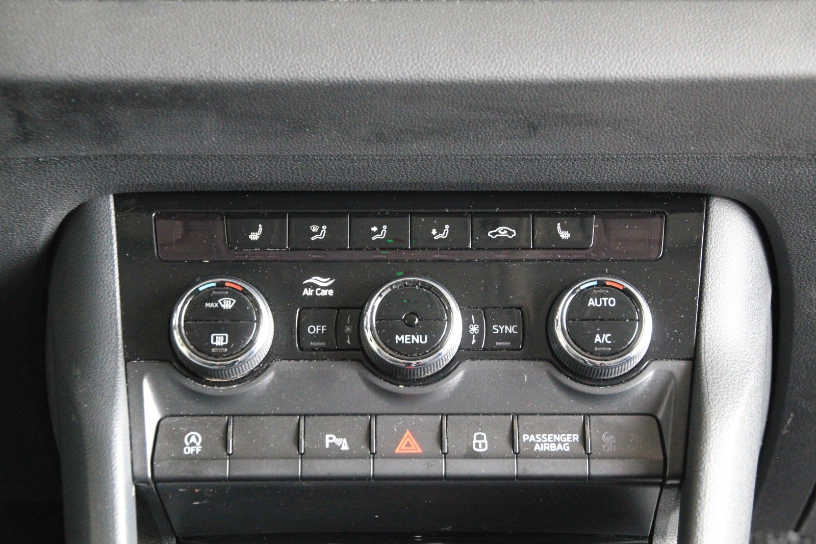 Fahrzeugabbildung SKODA Karoq Style