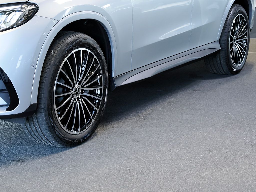 Mercedes-Benz GLC 300 de 4M AMG NIGHT PANO AHK BURMESTER SOUND imagem 3