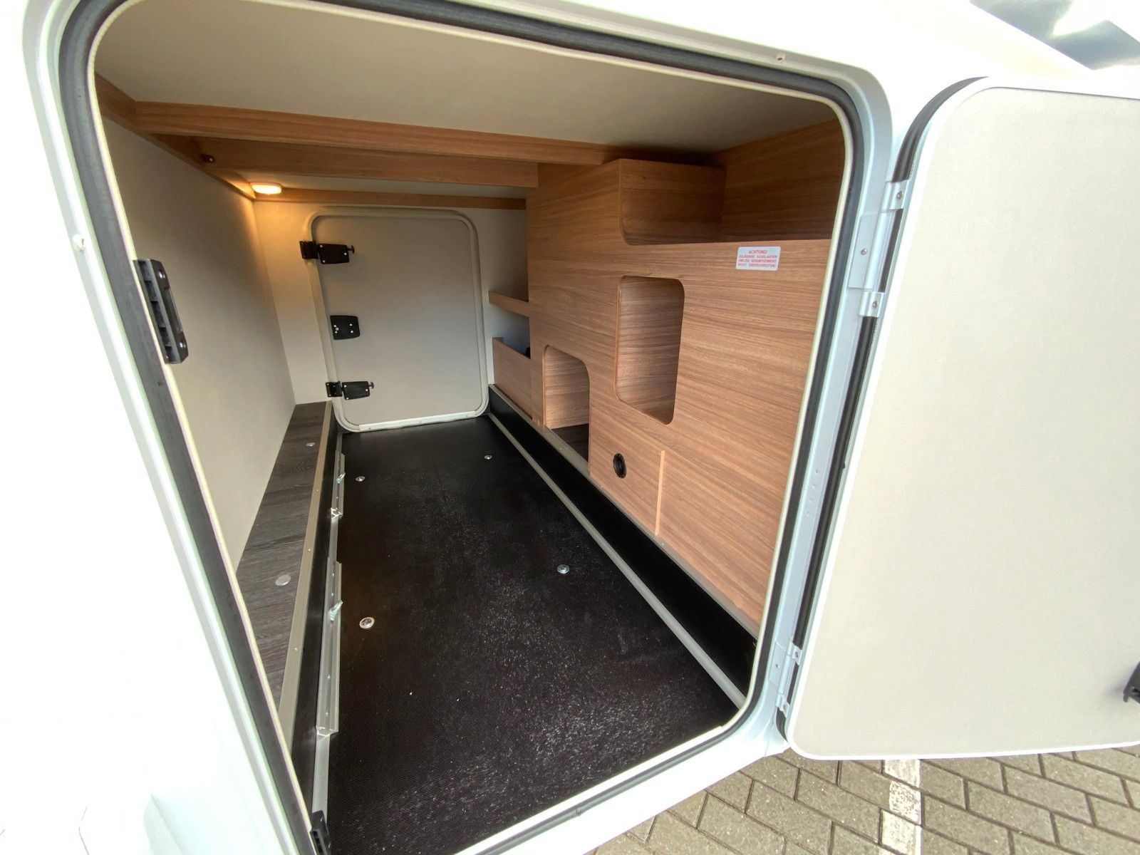 Fahrzeugabbildung Weinsberg CaraSuite 650 MEG