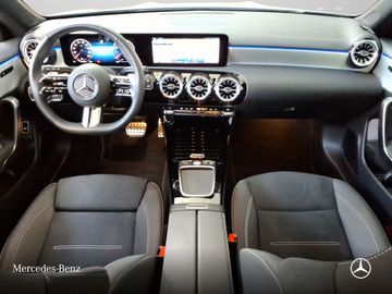 Mercedes CLA 180 Shooting Brake - 12