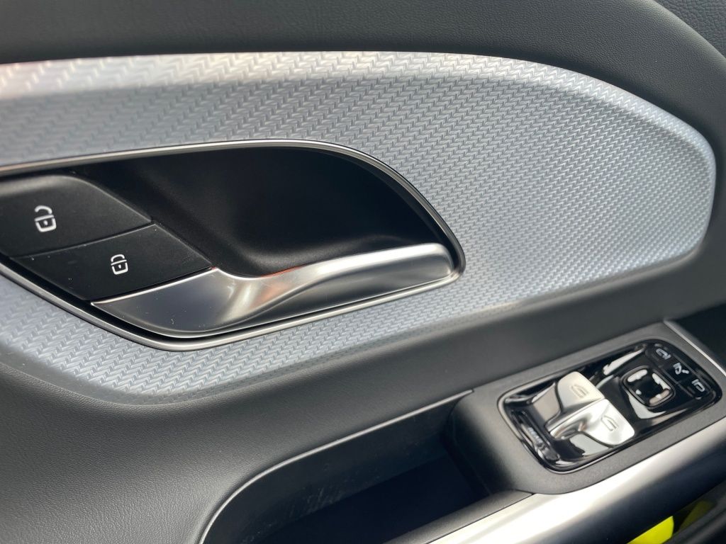 Fahrzeugabbildung Mercedes-Benz CLA 180 +PROGRESSIVE+NIGHT+AHK+MULTIBEAM+KEYLESS