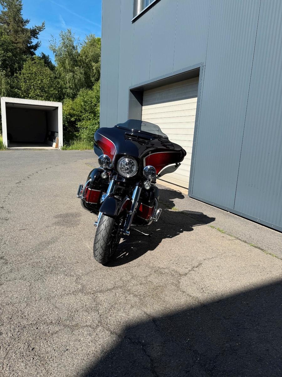 Harley-Davidson CVO Street Glide ´21 5HD1... J&H