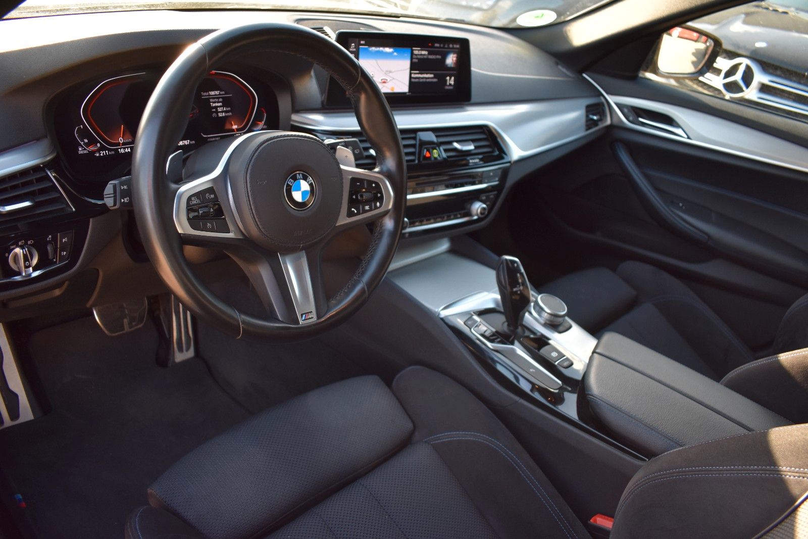 Fahrzeugabbildung BMW 520d Touring xDrive M Sport AHK/LED/KAMERA/TEMP.