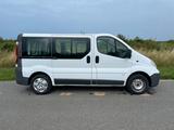 Opel Vivaro 2.0 CDTI L1H1, AHK, 2 Schiebet., 9-Sitzer - gebrauchte Opel Vivaro aus dem Jahr 2011