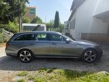 Mercedes-Benz E 200 T Autom. - Avantgarde, AHK, Schiebdach - Mercedes-Benz E 200 mit Benzin-Antrieb: Schiebedach, Kombi, mit Klimaanlage