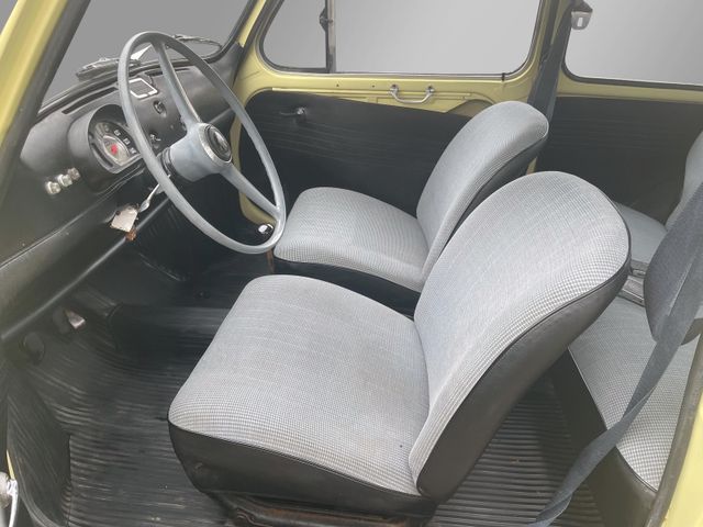Seat 600-L Turismo *mtl. 95€*