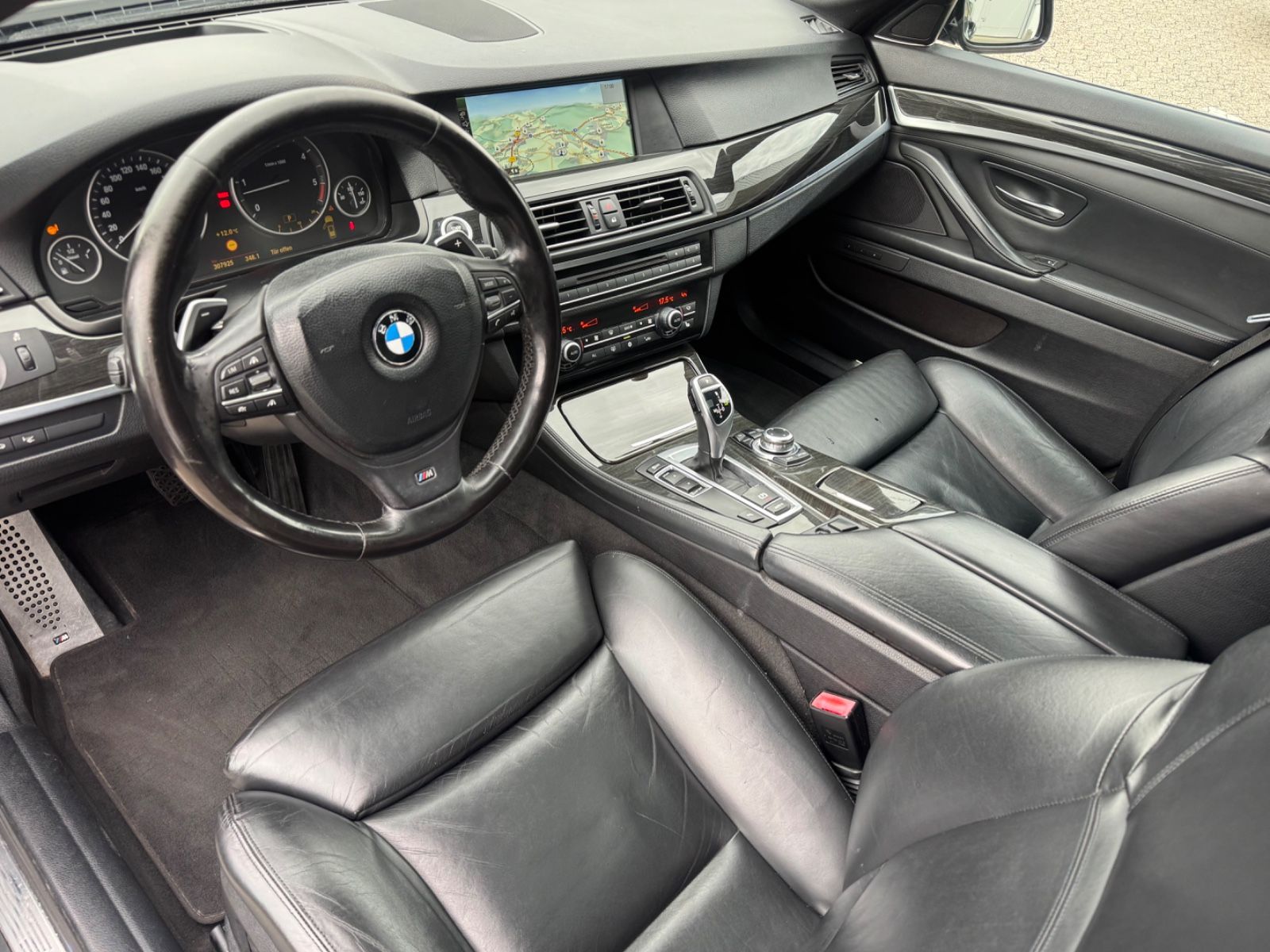 Fahrzeugabbildung BMW 535 d M-Paket/Pano/Leder/R-Cam/ACC/Memory/HUD
