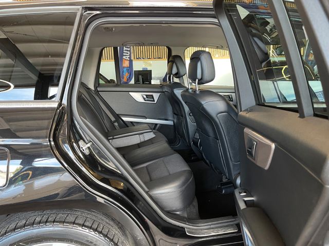 MYAUTOCENTER – Gebraucht- und Jahreswagen mit Werkstattservice in Pfaffenhofen Mercedes-Benz GLK 350 CDI 4Matic *NAVI*BI-XENON*SZHZ*PDC*TEMPO
