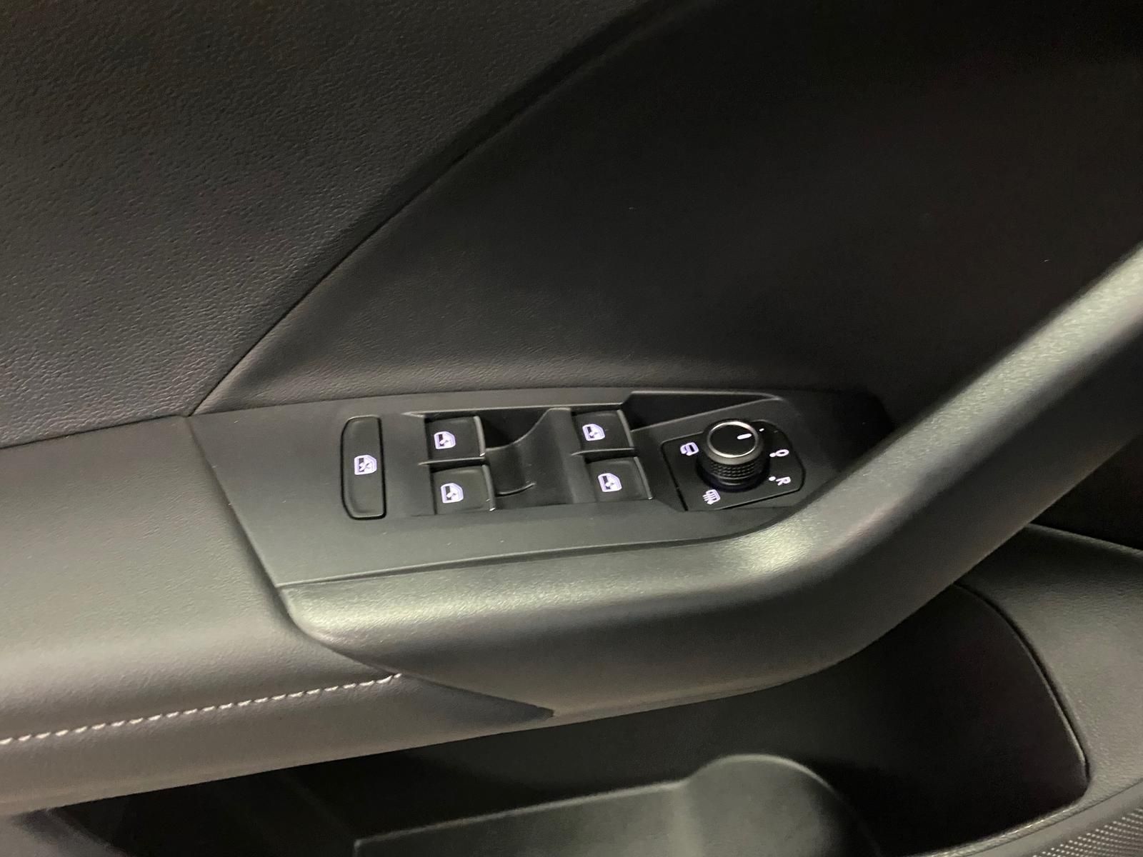Fahrzeugabbildung Volkswagen T-Cross 1.0 TSI DSG R-Line BLACKSTYLE+MATRIX+AHK