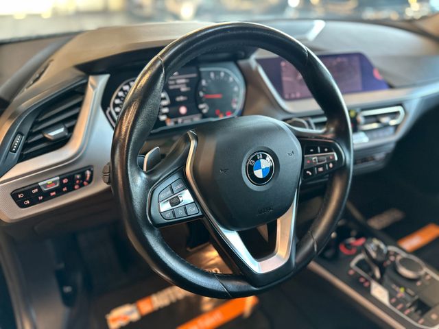 BMW 120 i *HEAD-UP*StandHZ*AHK*SPORT*2-ZONEN*CARPLAY