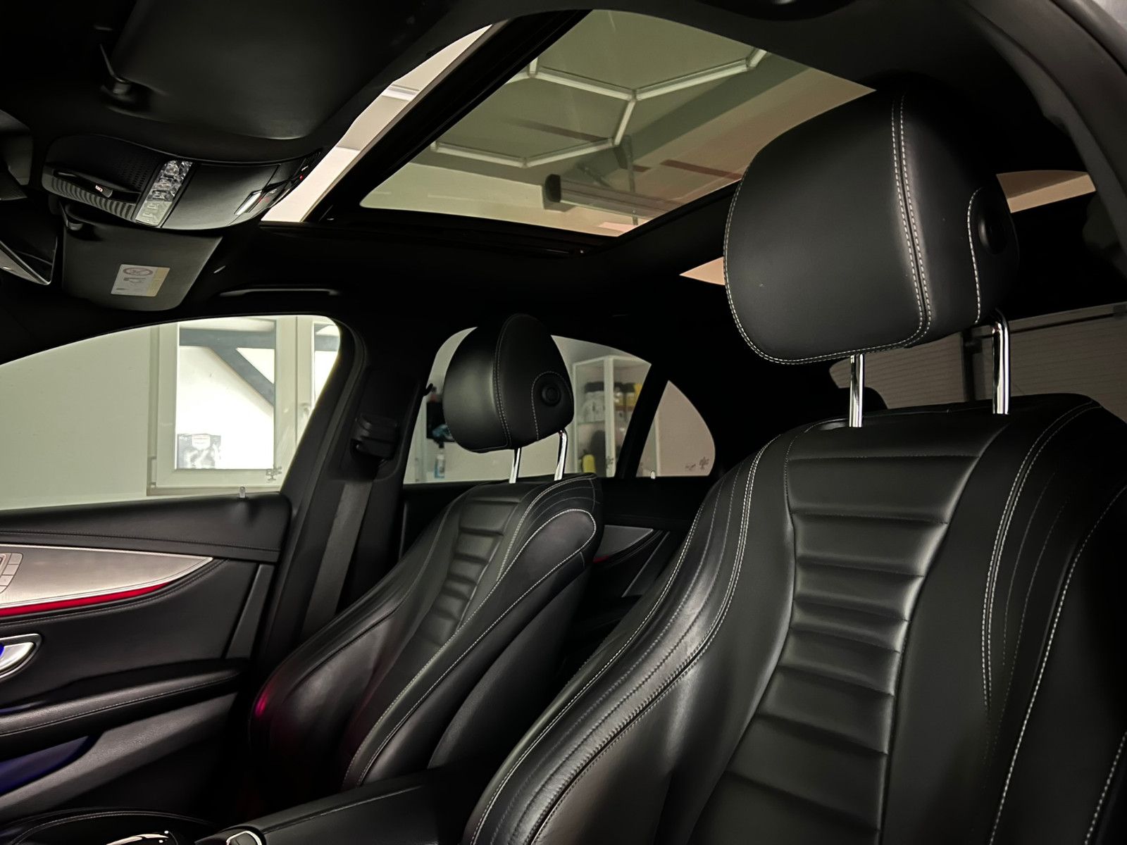 Fahrzeugabbildung Mercedes-Benz E350d AMG-LINE/PANO/BURMESTER/WIDESCREEN/AMBIENT