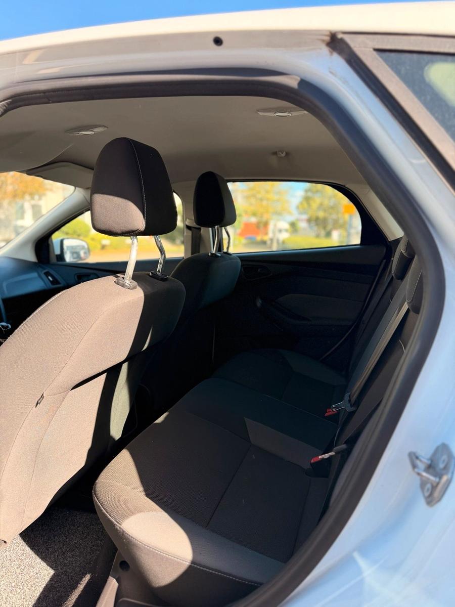 Ford Focus 2014 — photo 8