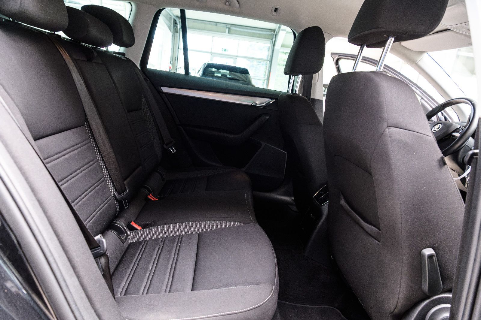 Fahrzeugabbildung SKODA Octavia Combi Tour 1.0 +NAVI+LED+el.Heckkl.+MFL