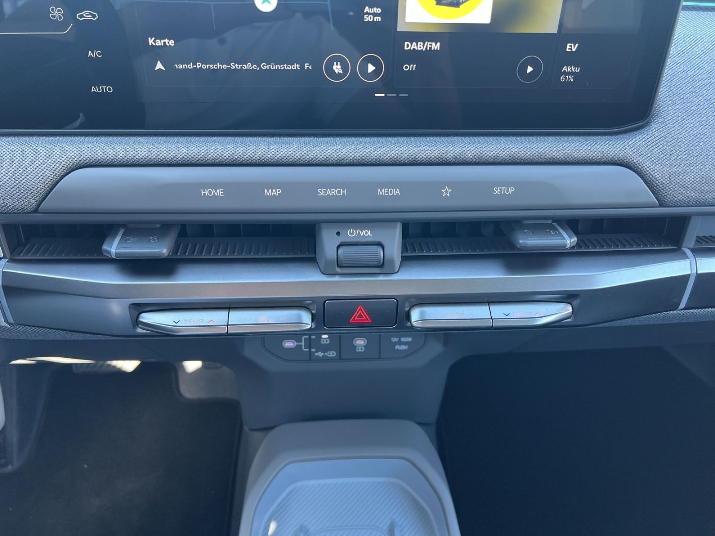Fahrzeugabbildung Kia EV3 81.4 kWh EARTH *WIC*BUS*UPG*DRIVE*DES*SD*