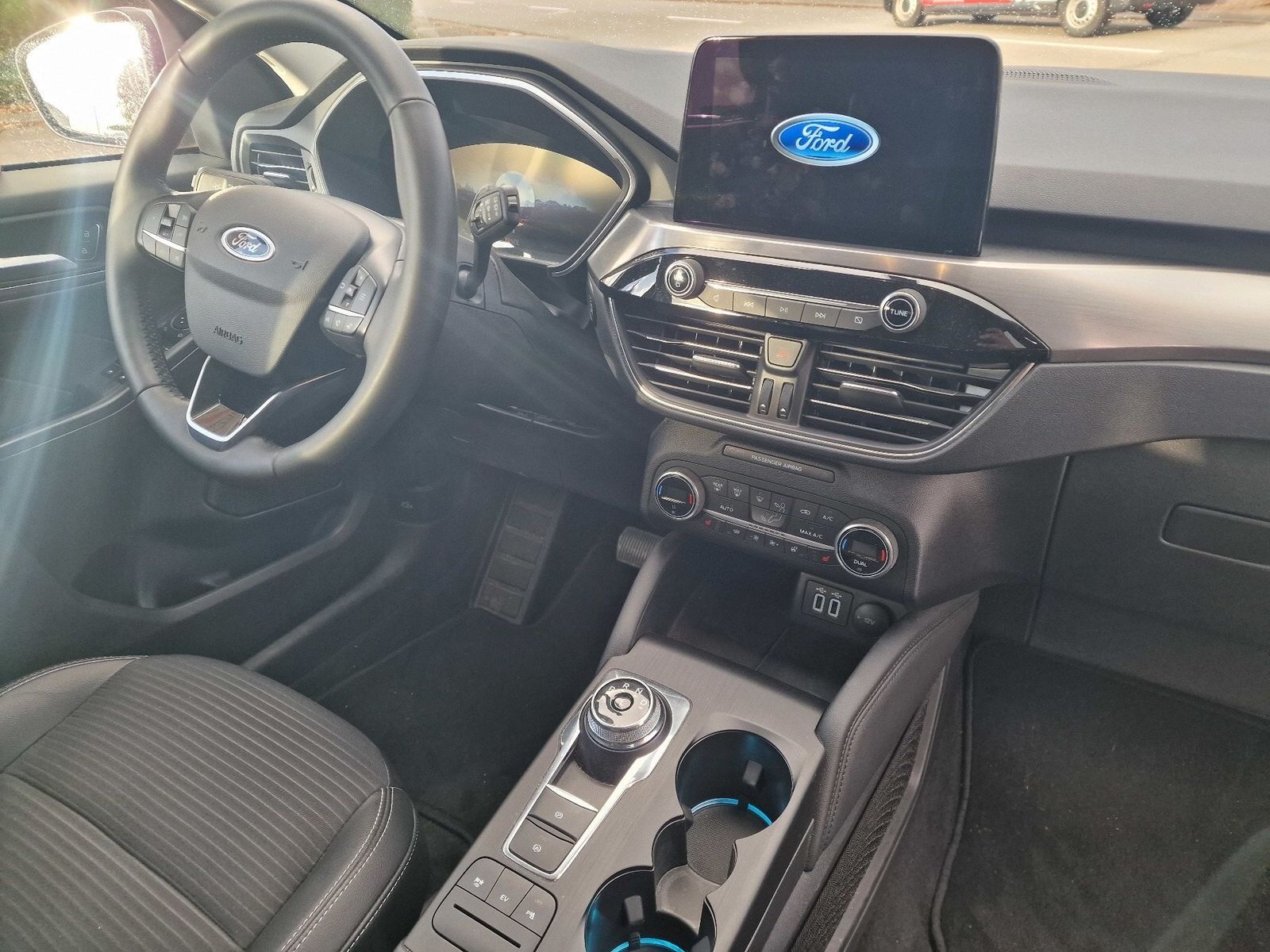 Fahrzeugabbildung Ford Kuga Plug-In Hybrid Titanium X