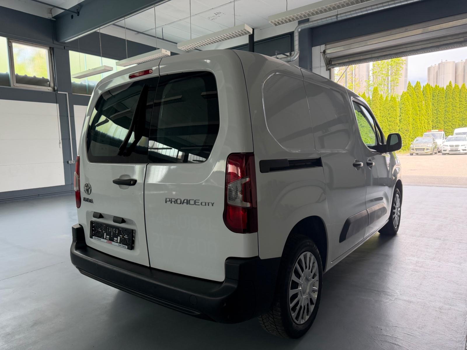 Toyota PROACE CITY KASTEN *NAVI*KLIMA*PDC*