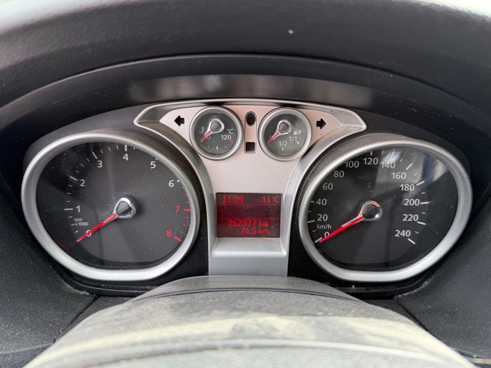 Ford Focus 2009 — photo 17