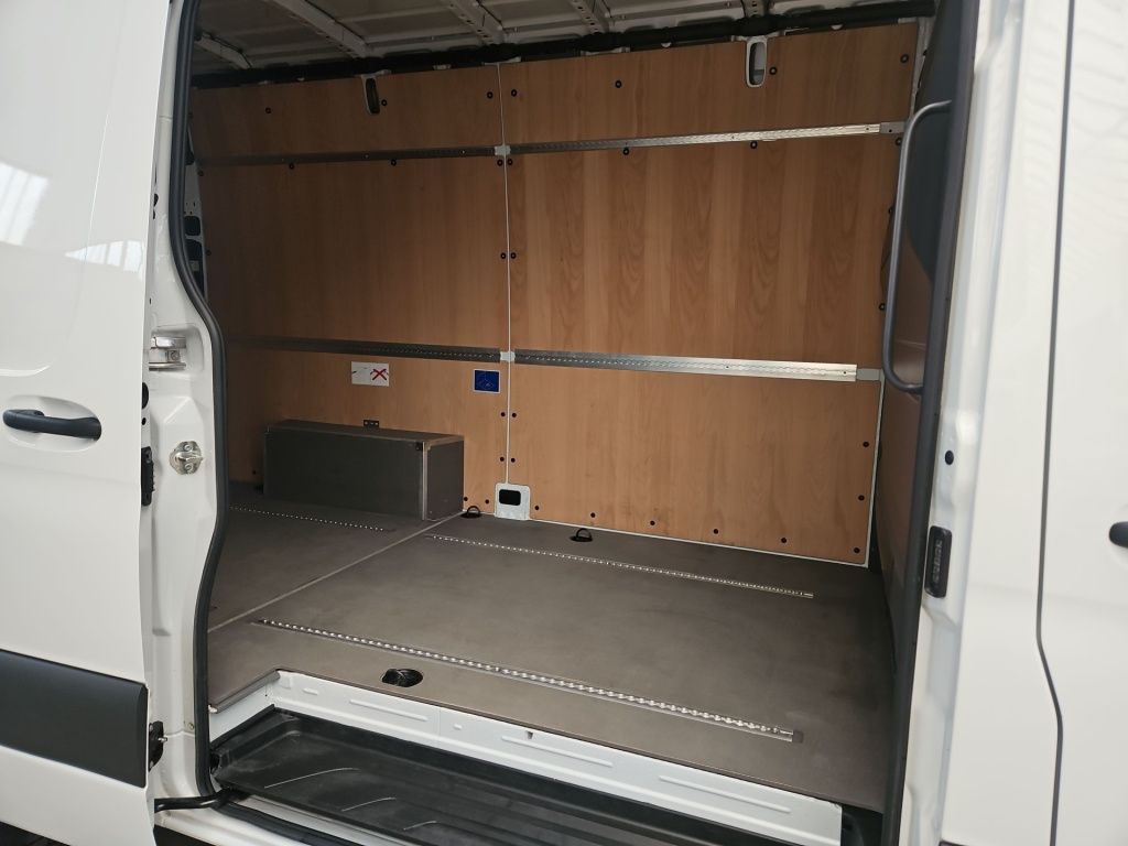 Fahrzeugabbildung Mercedes-Benz Sprinter 317 Kasten L2H2 3,5tAHK Schwingsitz SHZ