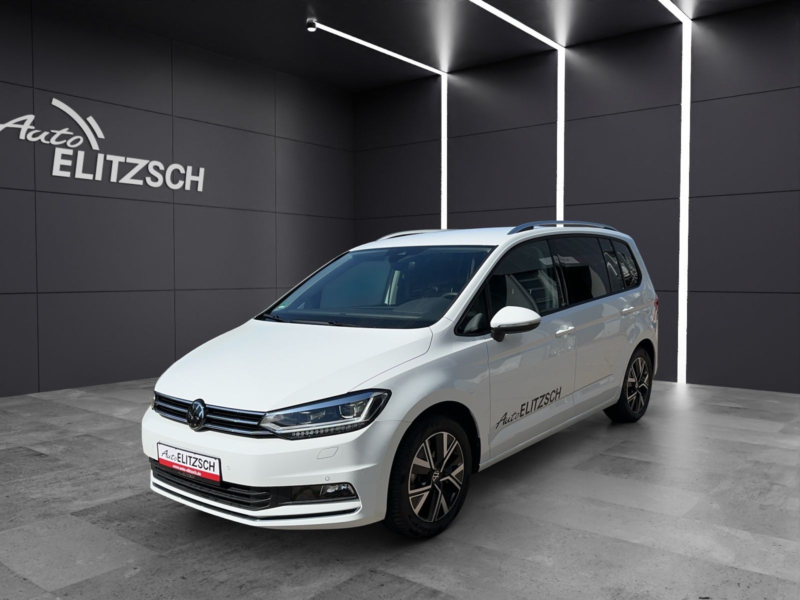 Fahrzeugabbildung Volkswagen Touran Move TDI DSG 7-Sitzer Matrix ACC 17" SHZ