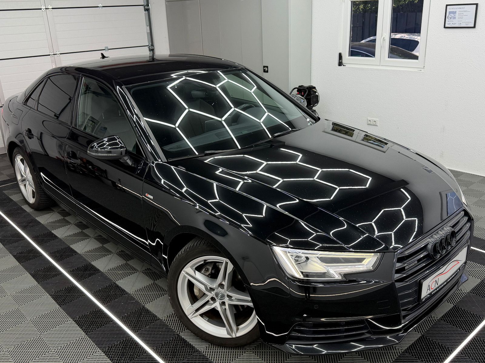 Fahrzeugabbildung Audi A4 3.0 Lim. Quattro S-LINE/DAB/B&O/MATRIX/VRTL