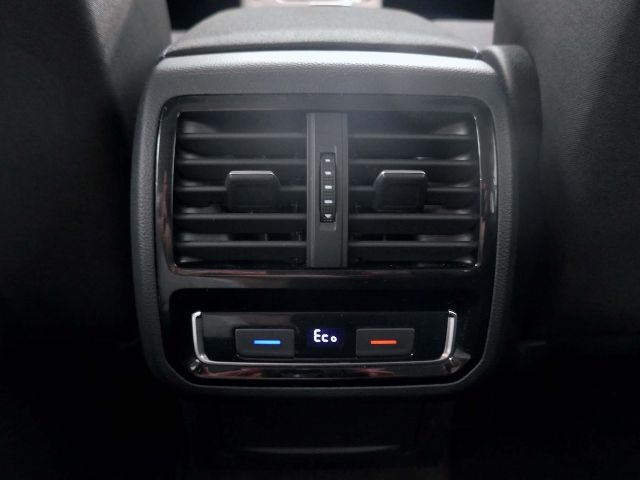 Fahrzeugabbildung Volkswagen Passat Variant GTE 1.4 TSI | LED AHK RFK