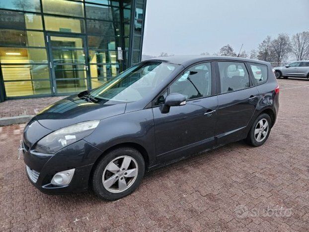 Renault Scenic 7 POSTI VALUTIAMO USATO/SCAMBIO