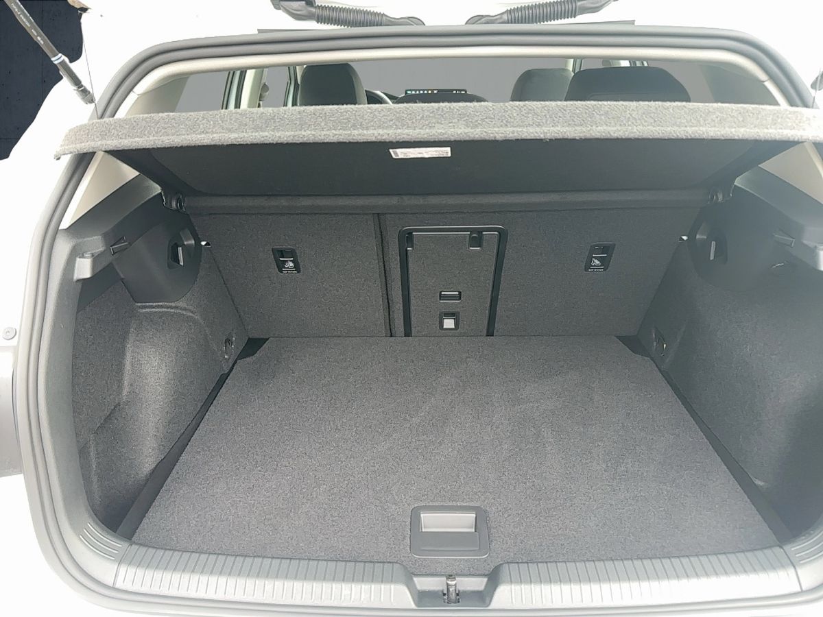 Volkswagen Golf Life 1.5 eTSI DSG LED R-KAMERA ACC SHZ PDC foto 15